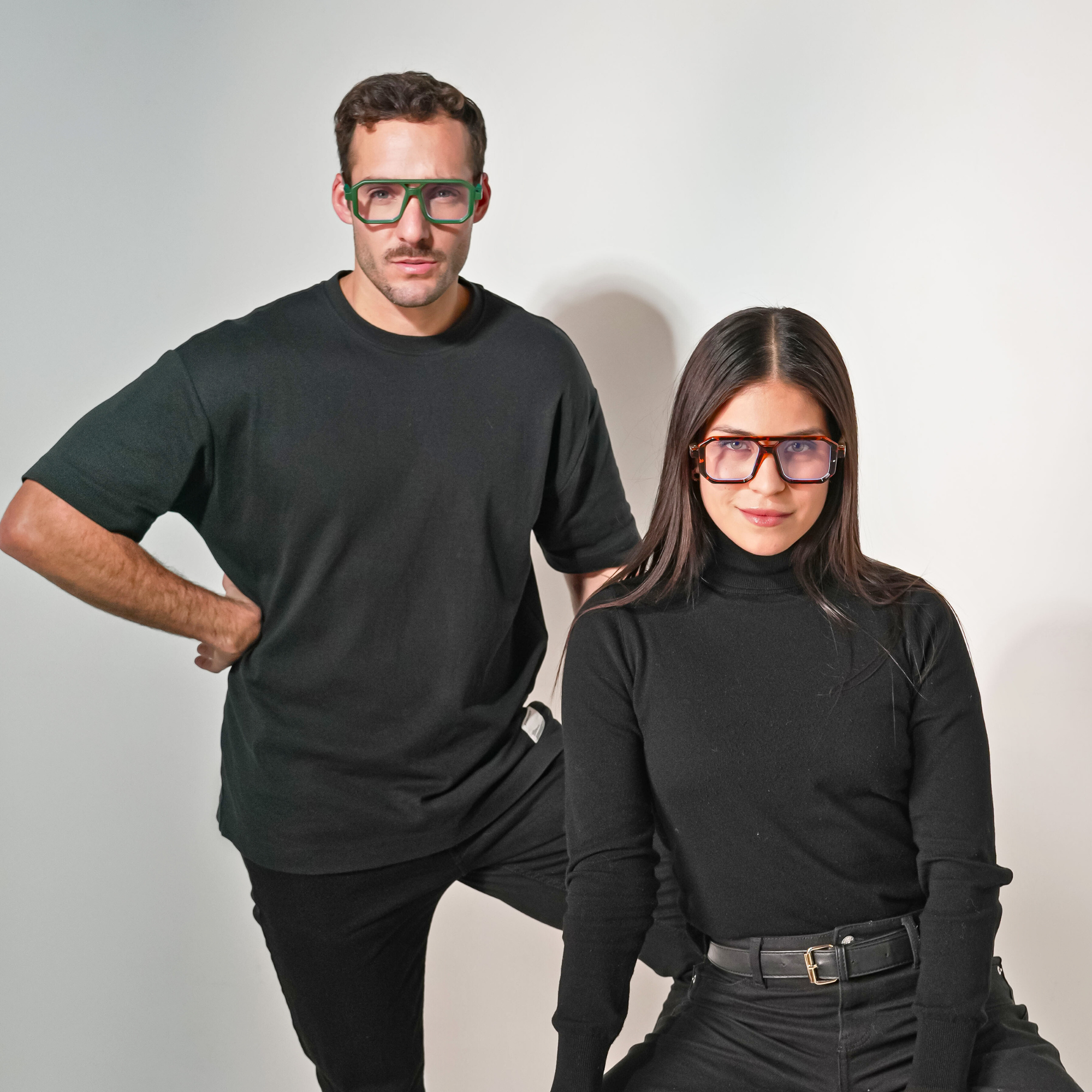 Lentes Ópticos Modernos: Cómo Elegir el Marco Perfecto Según tu Estilo y Rostro