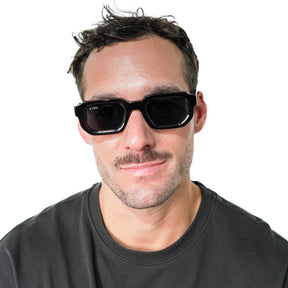 OASIS BLACK | BLACK MIRROR