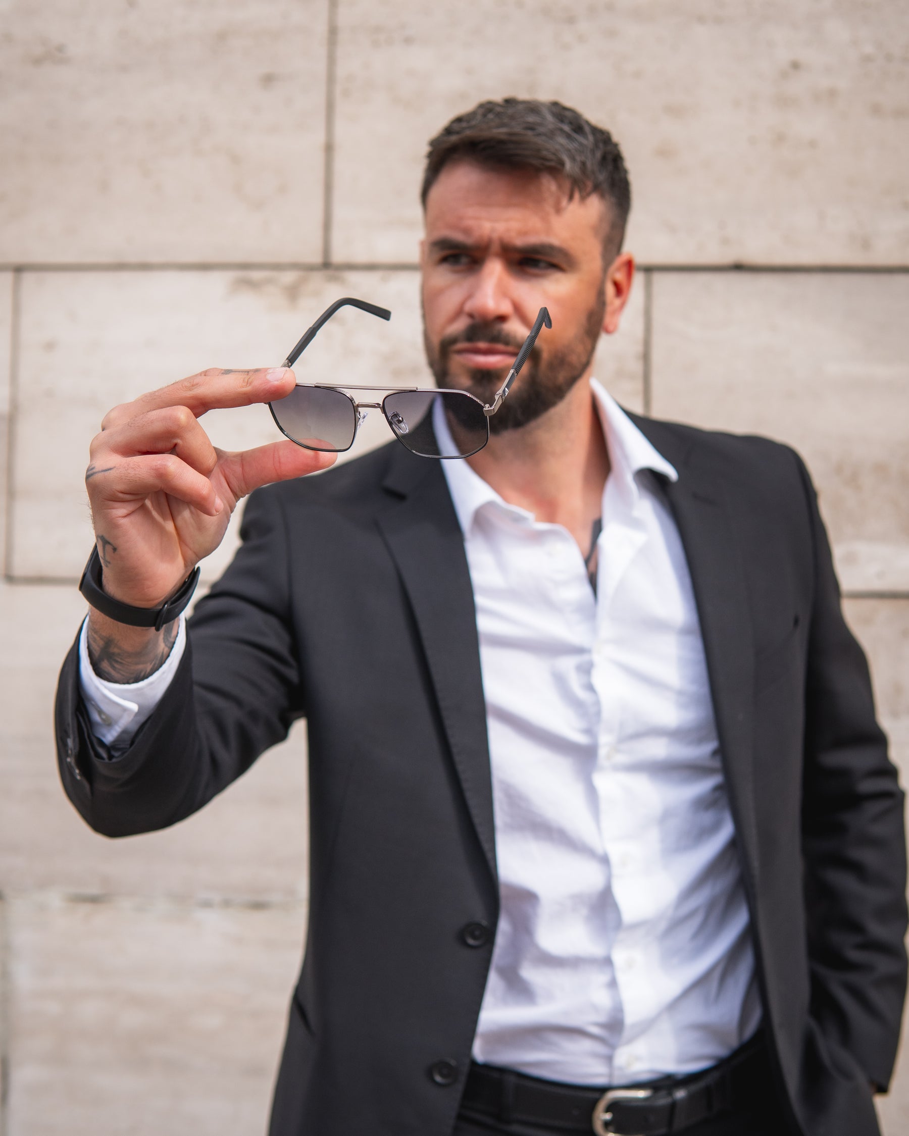 MONTELLA BLUE-GOLD | BLACK MIRROR